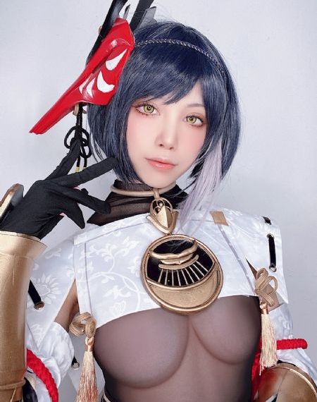 眼镜彼女