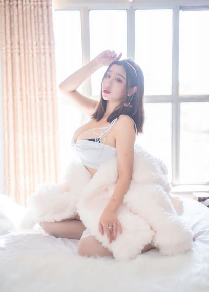 年轻的女教师2在线