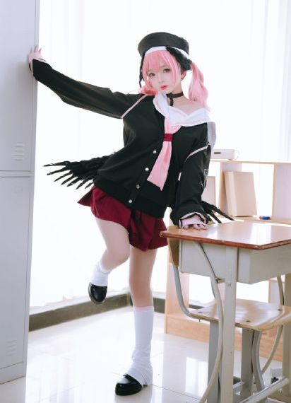 厨房掀开馊了裙子子挺进视频