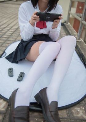 周末同床在线播放
